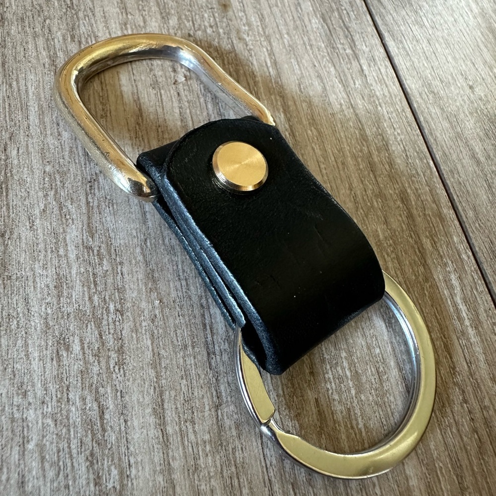 Keychain in Leather and Nickel